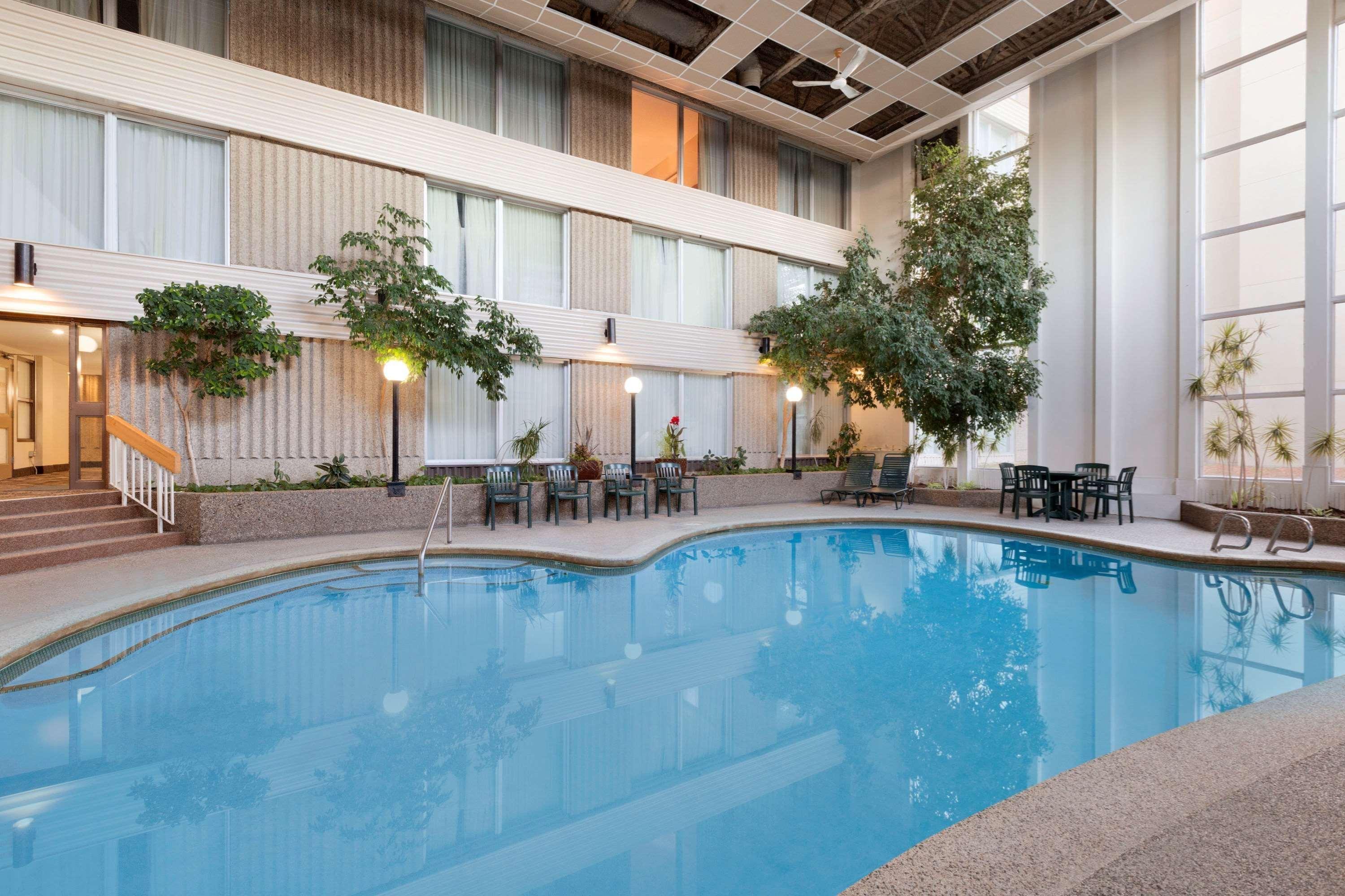 Border Inn & Suites Lloydminster Kültér fotó
