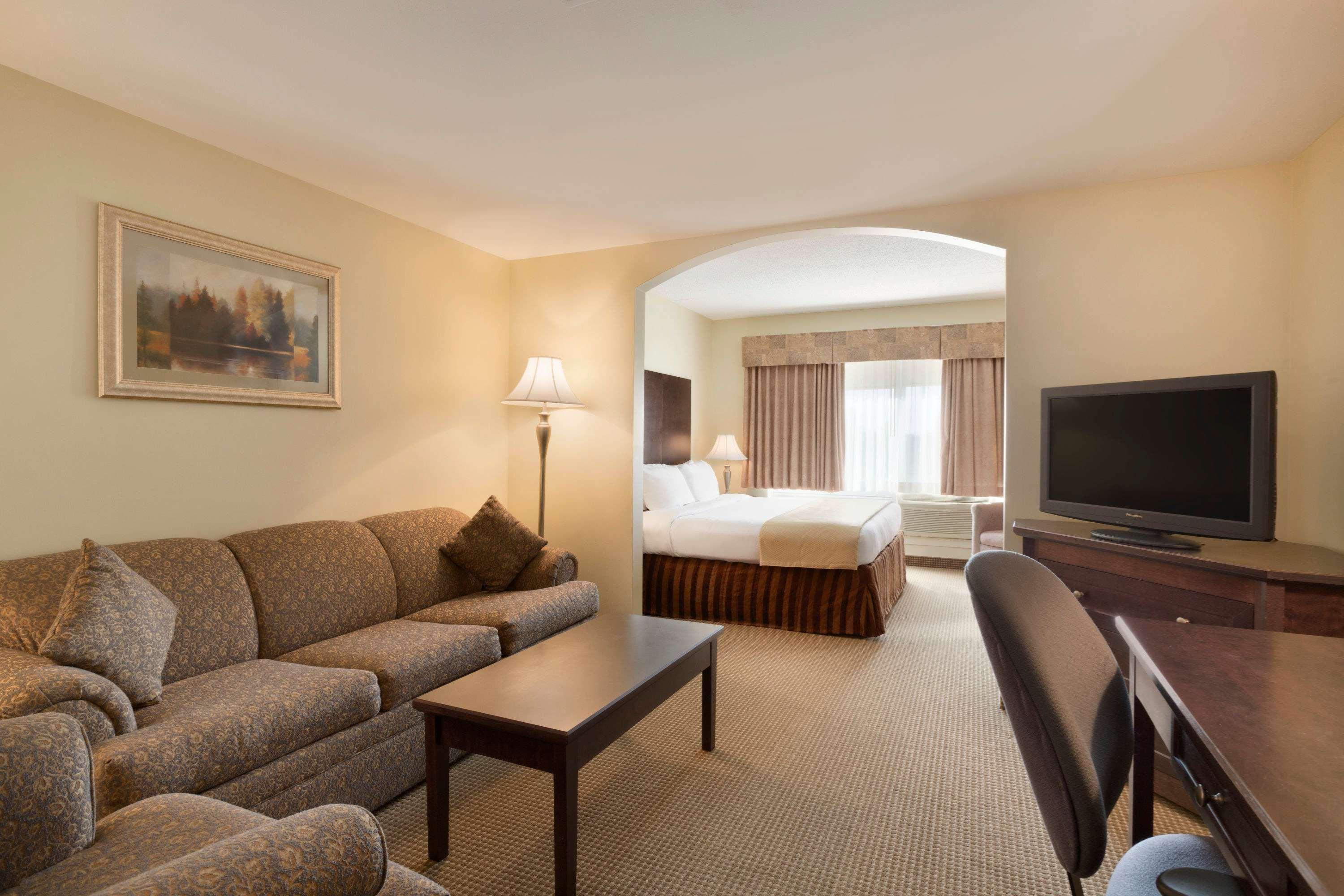 Border Inn & Suites Lloydminster Kültér fotó