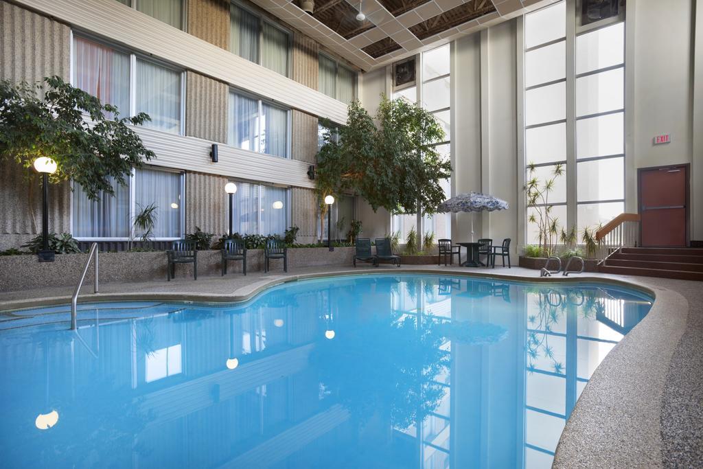 Border Inn & Suites Lloydminster Kültér fotó