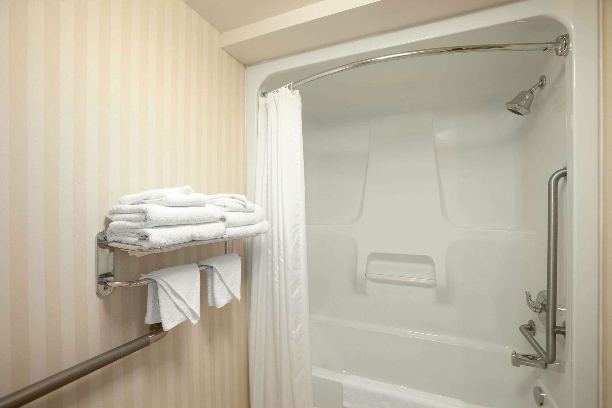 Border Inn & Suites Lloydminster Kültér fotó